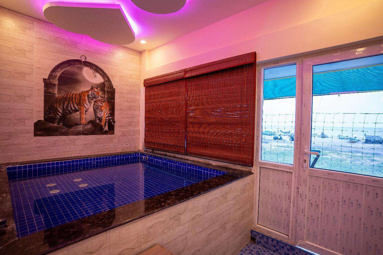 Private mini pool suite near Auro Beach
